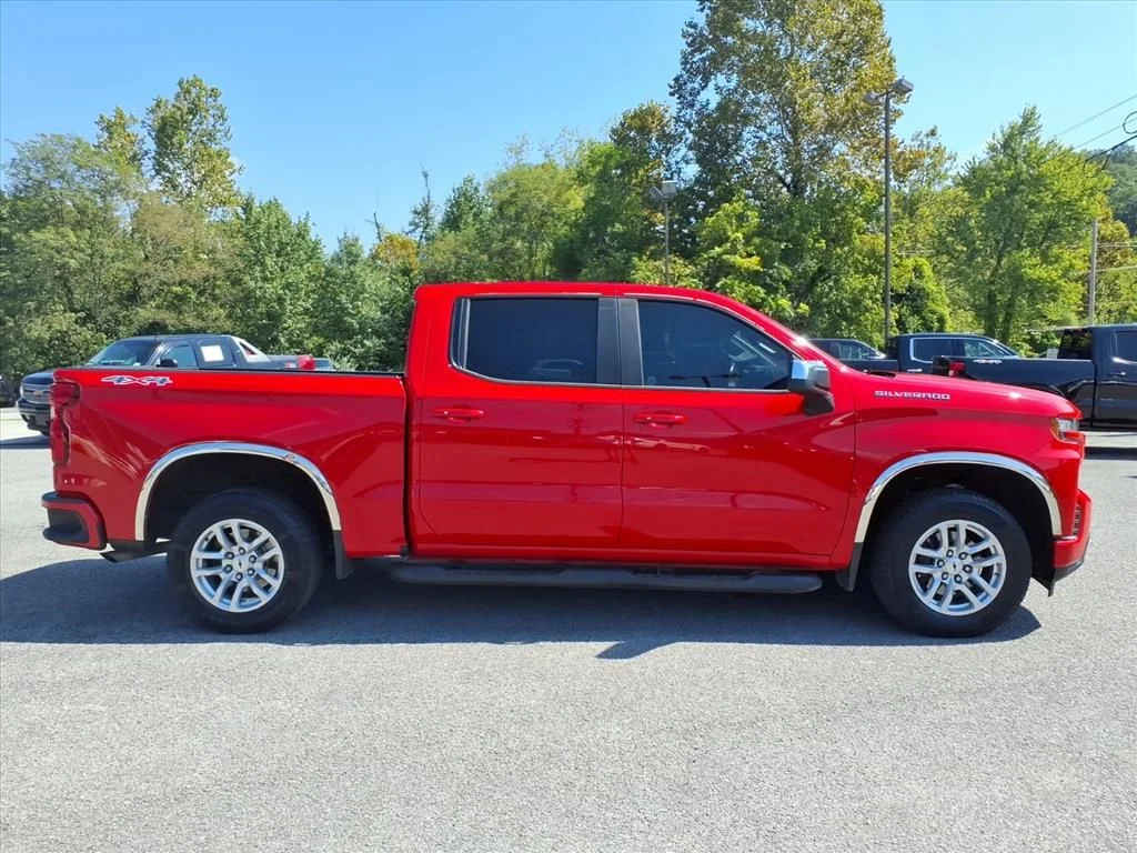 Used 2019 Red Chevrolet RST image 8