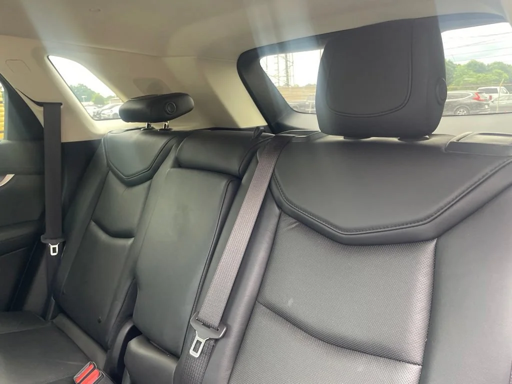 Used 2017 RADIANT SILVER METALLIC Cadillac Luxury FWD image 14