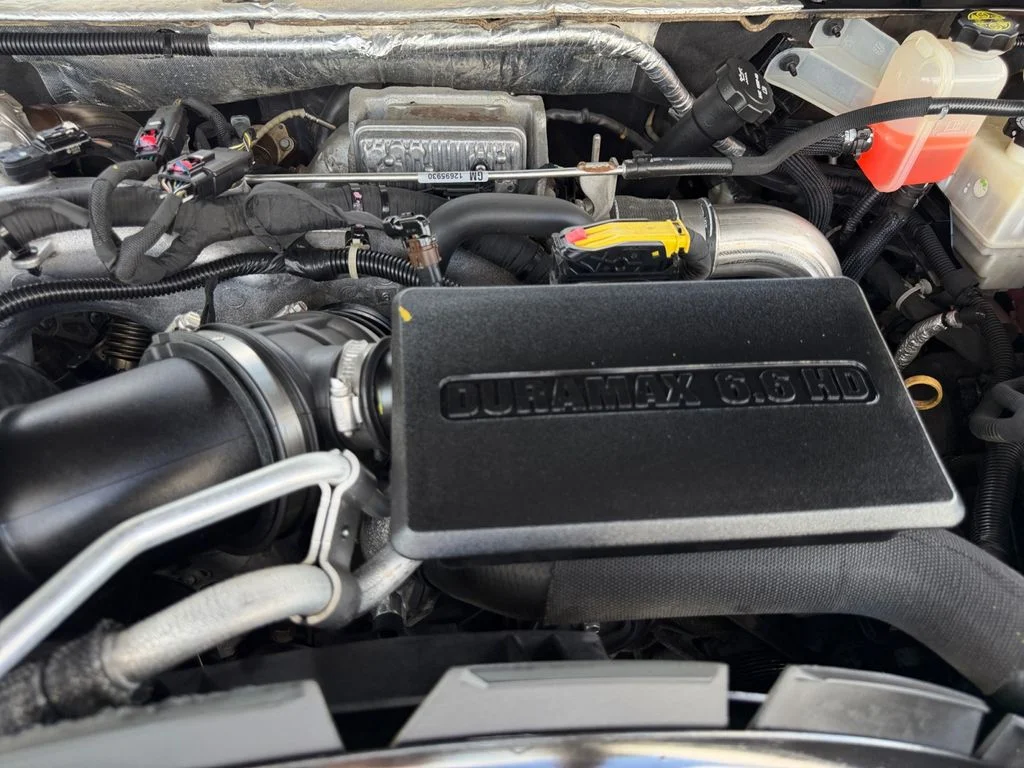 Used 2020 Silver GMC Denali image 20
