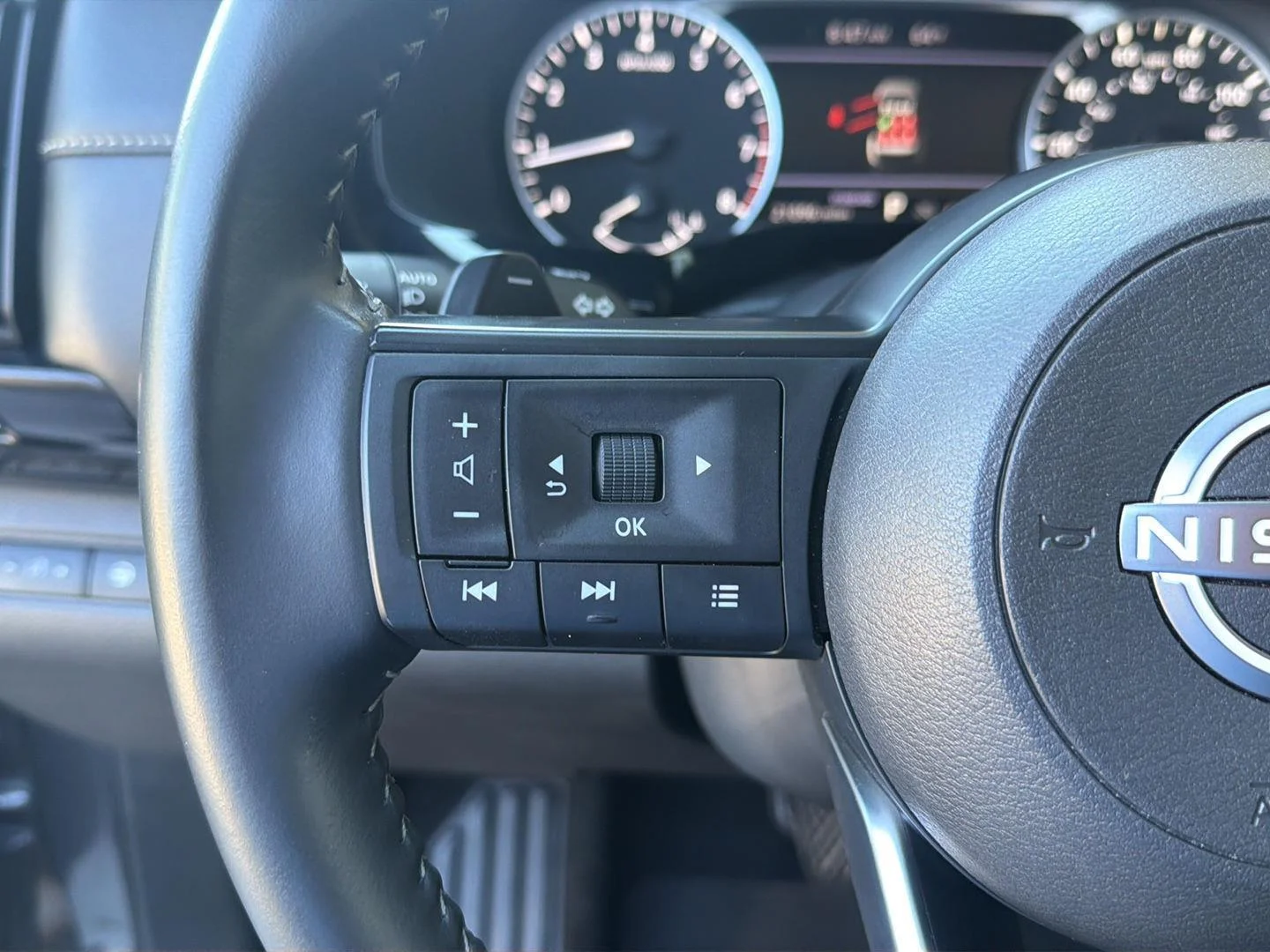 Used 2025 Gun Metallic Nissan SV image 22