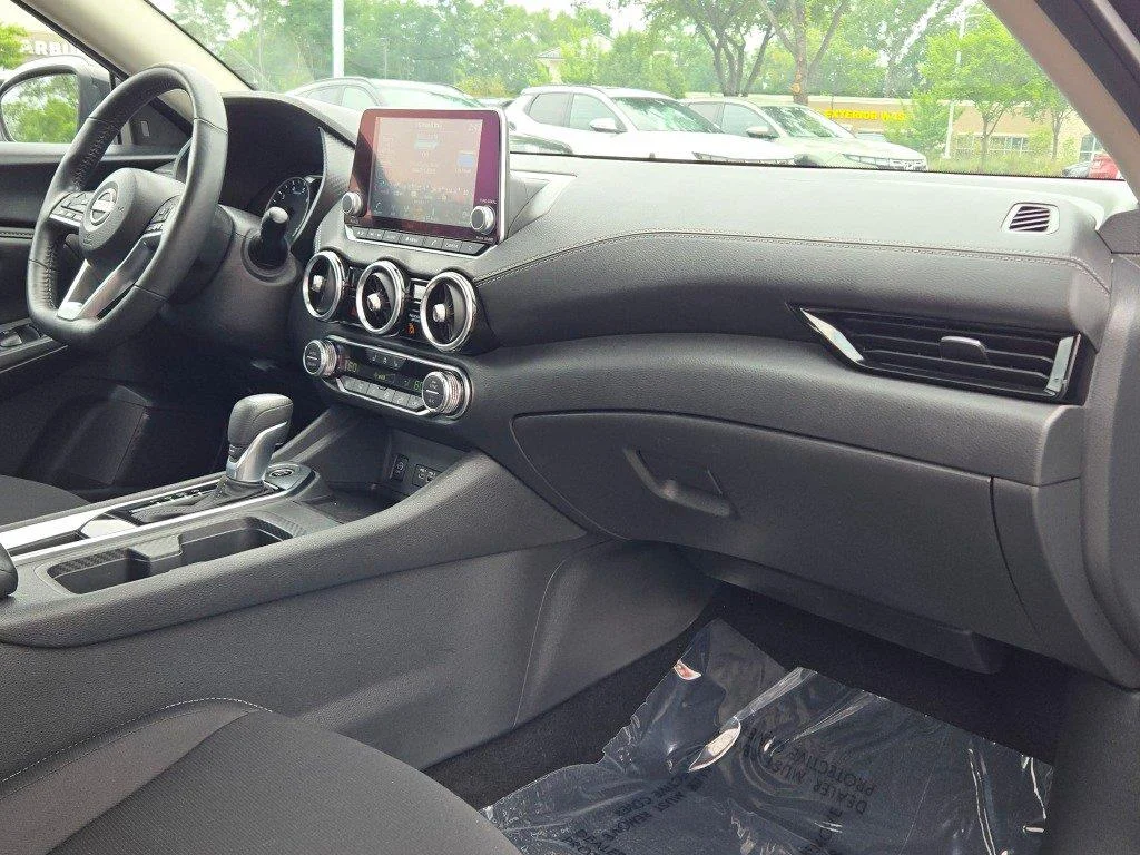 Used 2025 Super Black Nissan SV image 5