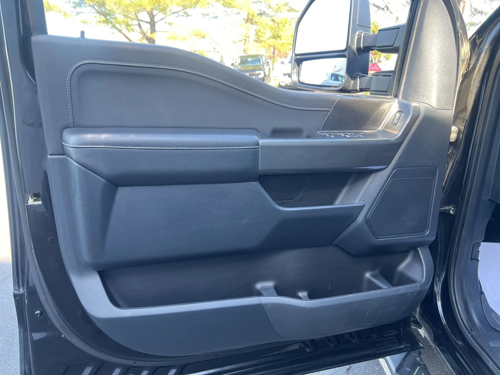 Used 2022 Black Metallic Ford XLT image 12