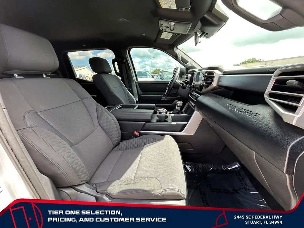 Used 2025 White Toyota SR5 image 19