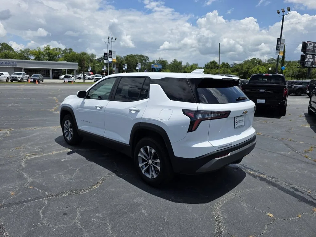 Used 2026 Summit White Chevrolet LT image 3
