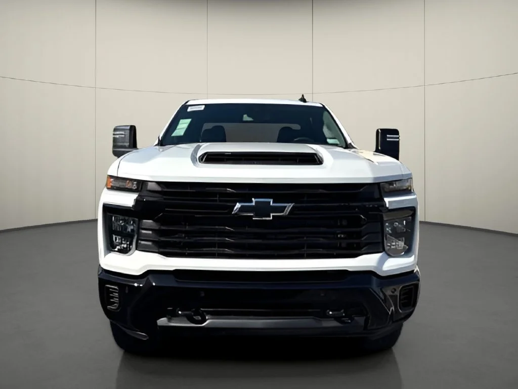 New 2026 Summit White Chevrolet Custom image 5