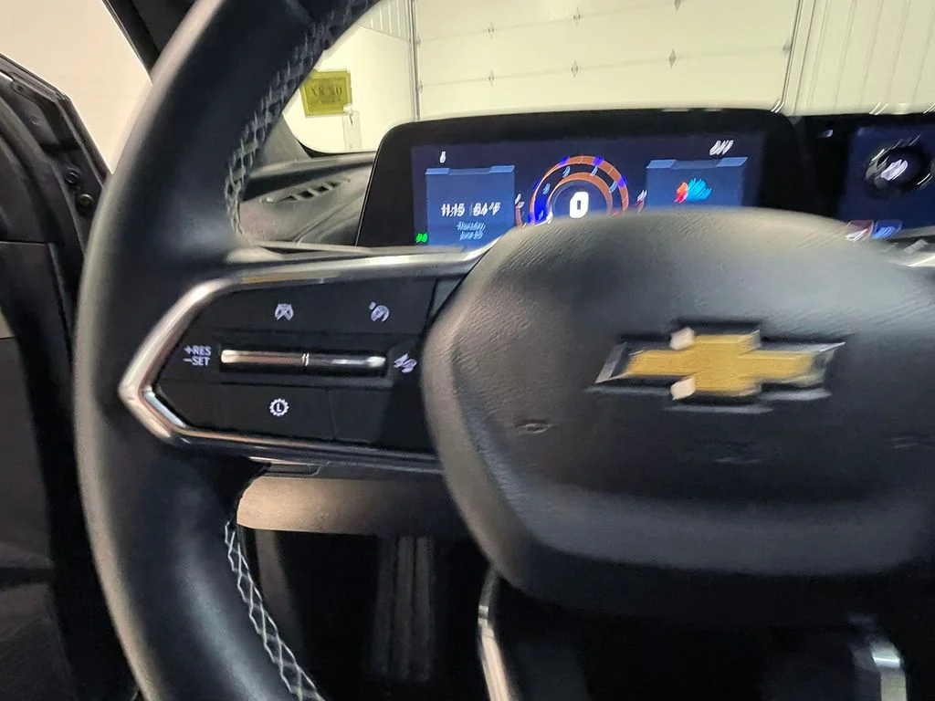 Used 2025 Gray Chevrolet LT image 40