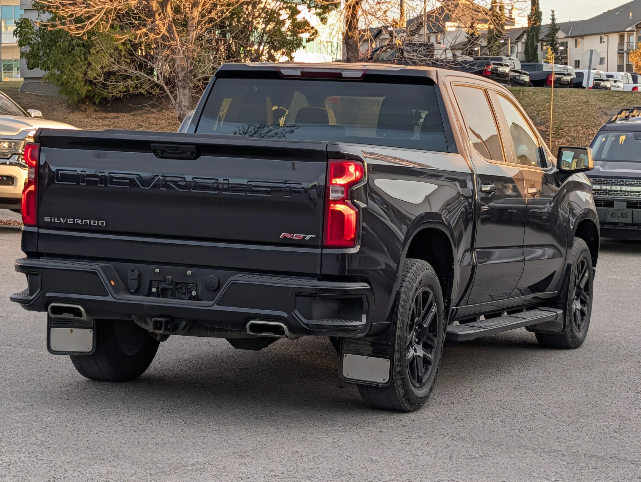 Used 2022 Black Chevrolet RST Z71 Offroad - 13.4 Touchscreen - Heated W - 4WD Crew Cab 147 RST image 8