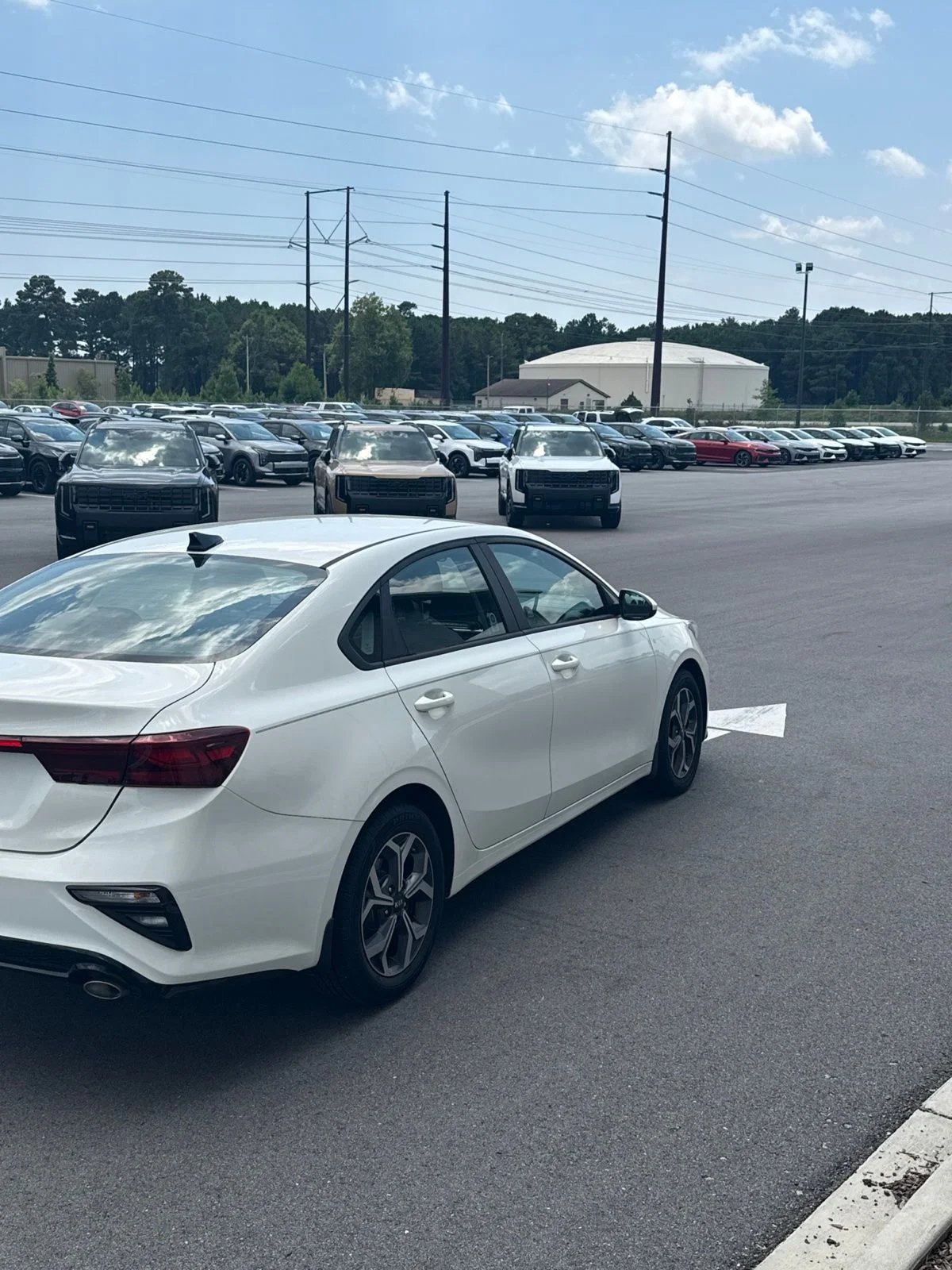 Used 2020 Clear White Kia LXS image 5