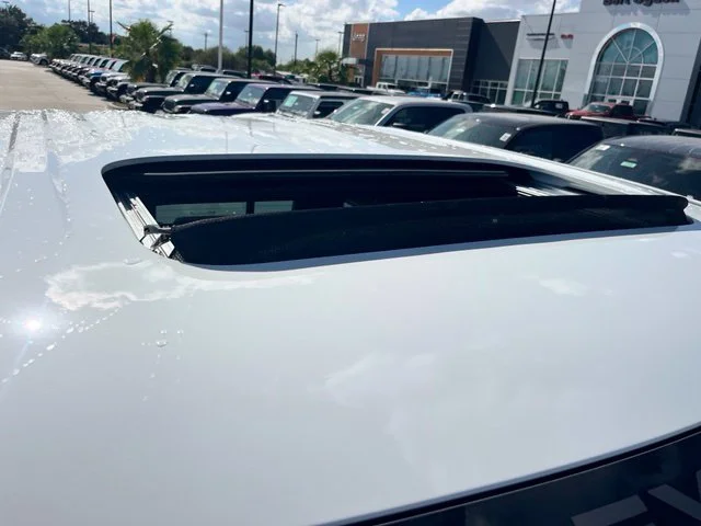 Used 2026 White GMC AT4 image 8