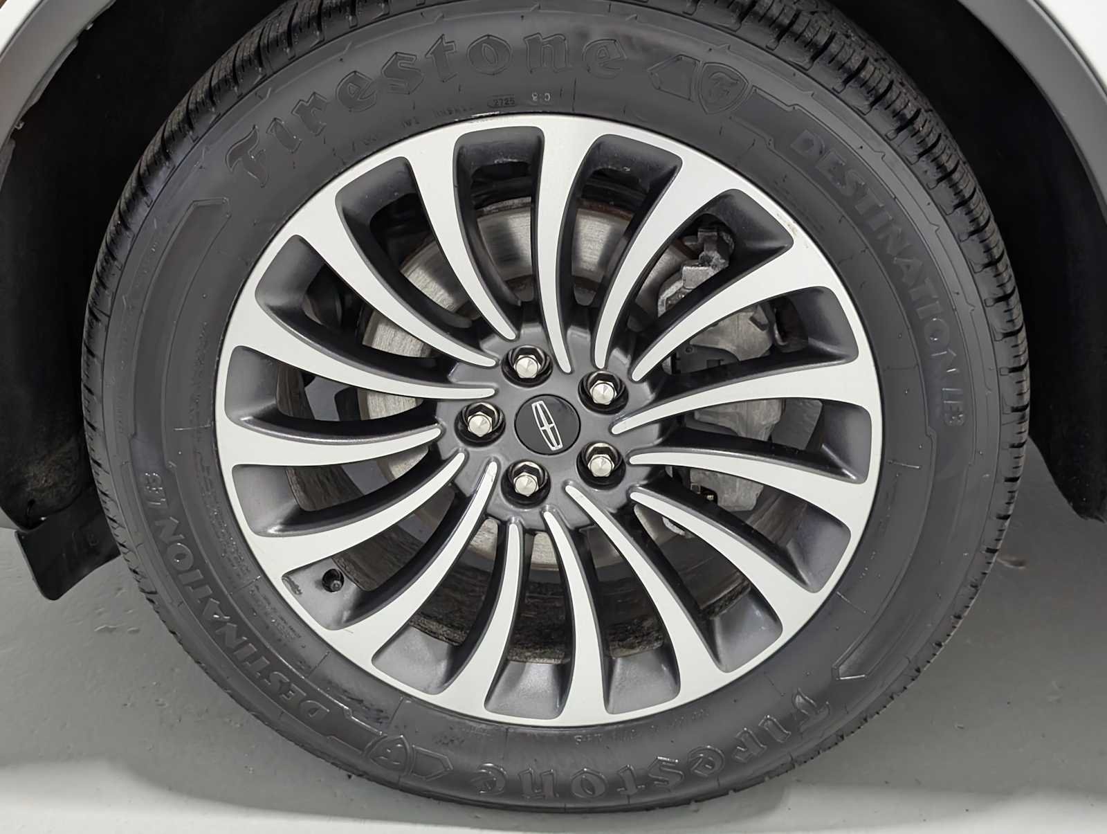 Used 2023 Pristine White Lincoln Reserve image 3