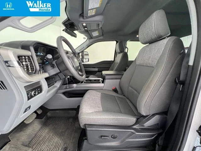 Used 2025 Avalanche Ford XLT image 13