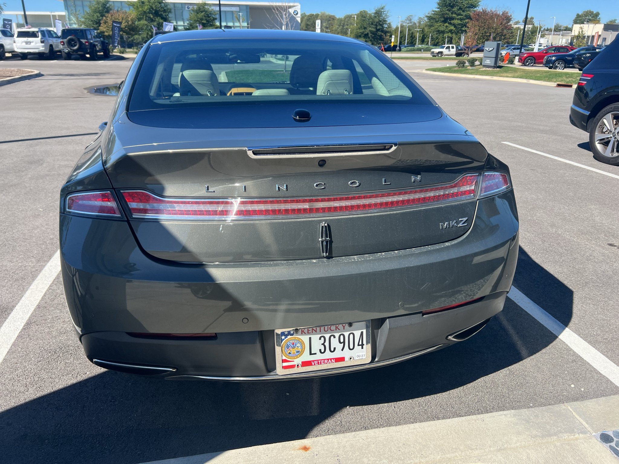 Used 2017 Jade Green Metallic Lincoln Reserve image 16