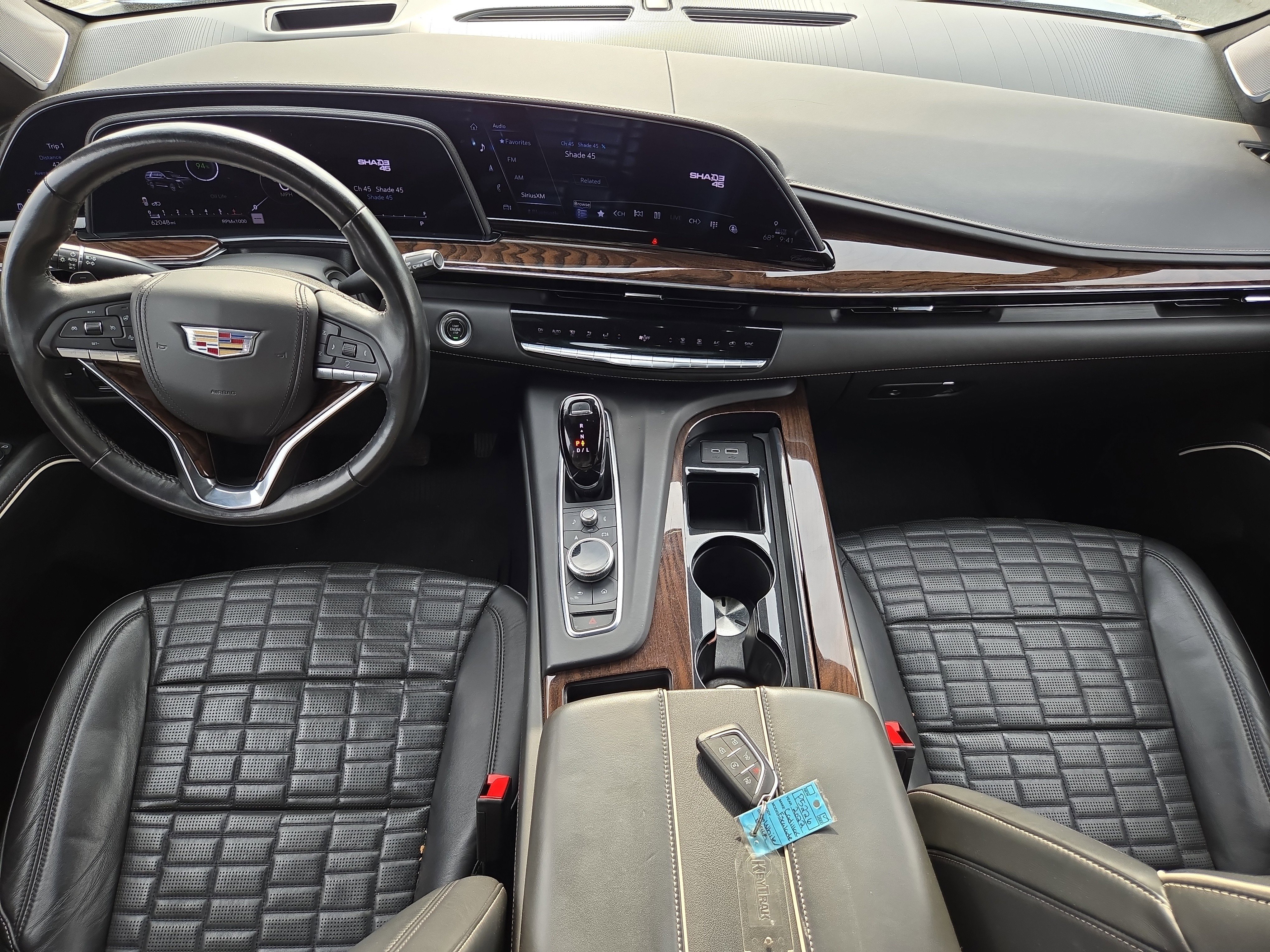Used 2022 Crystal White Tricoat Cadillac Sport Platinum image 23
