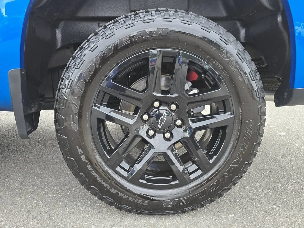 Used 2023 Glacier Blue Metallic Chevrolet RST image 9