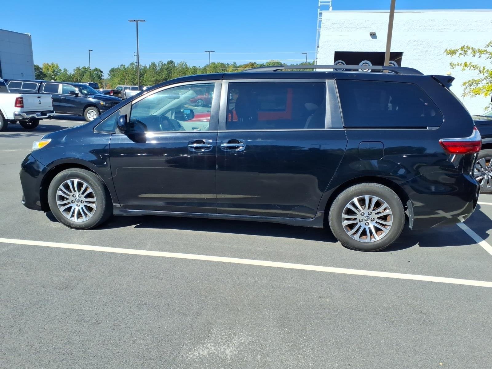 Used 2019 Midnight Black Metallic Toyota XLE image 16
