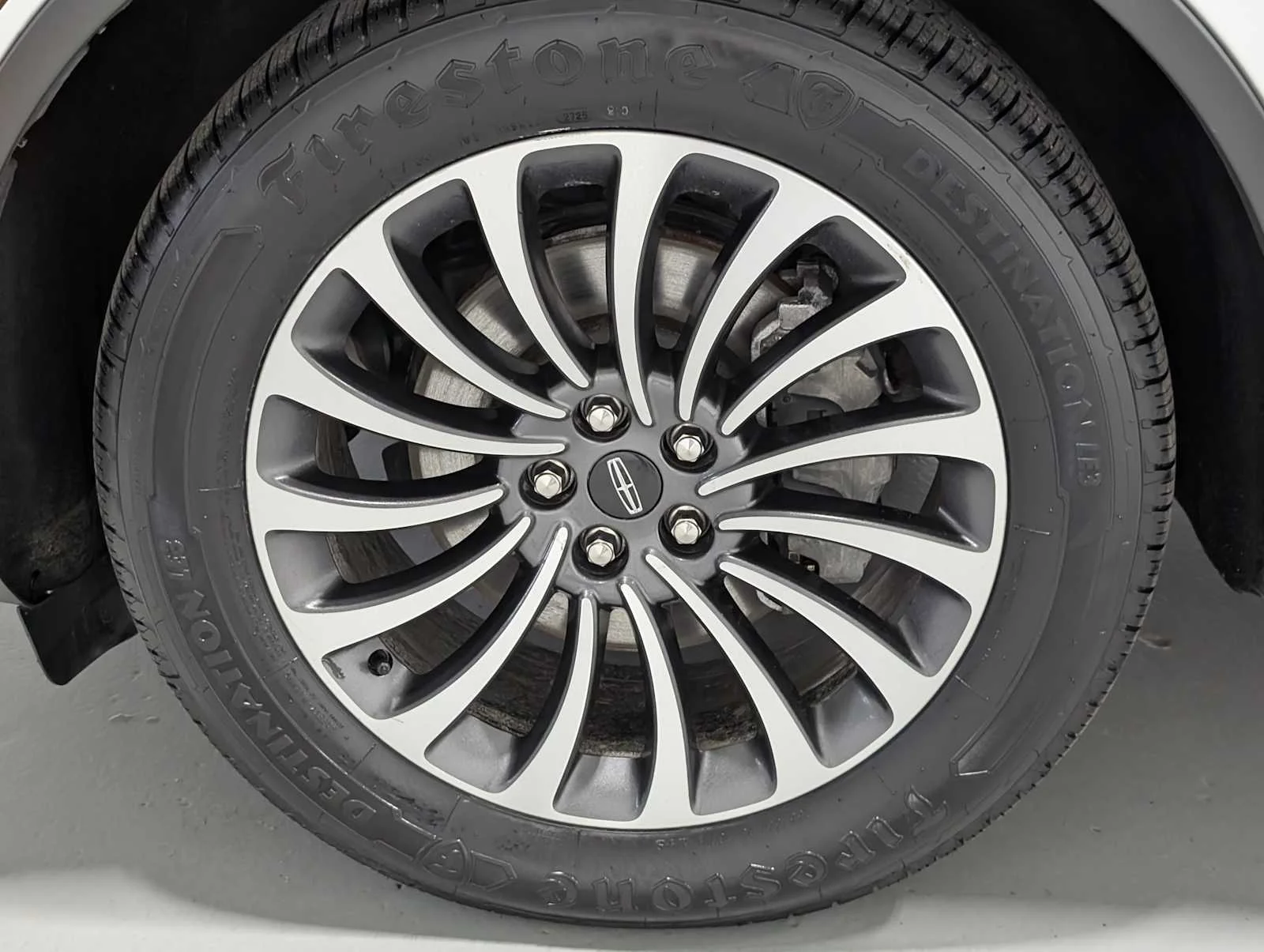 Used 2023 Pristine White Lincoln Reserve image 3