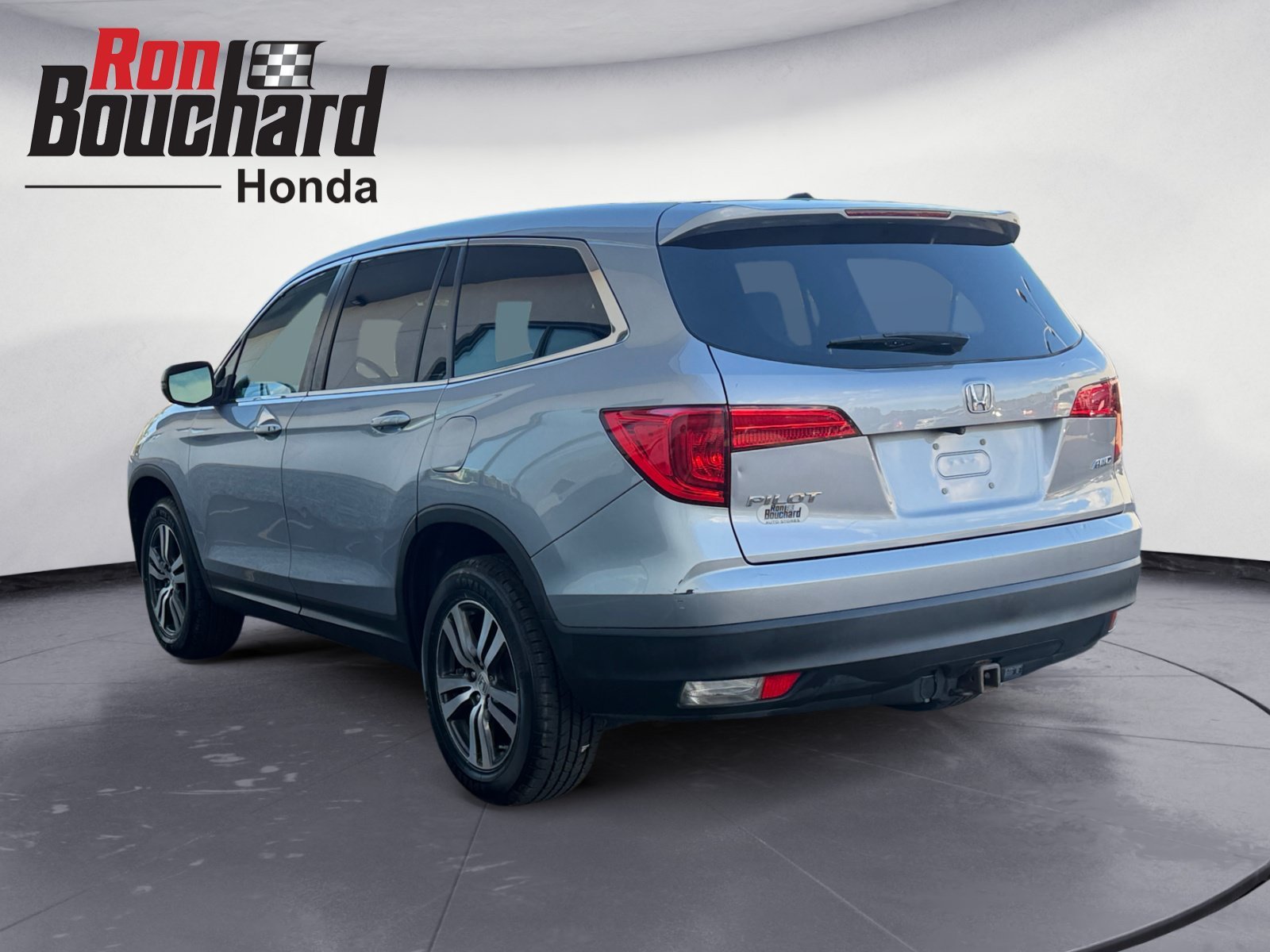 Certified Used 2018 Silver Honda EX-L image 4