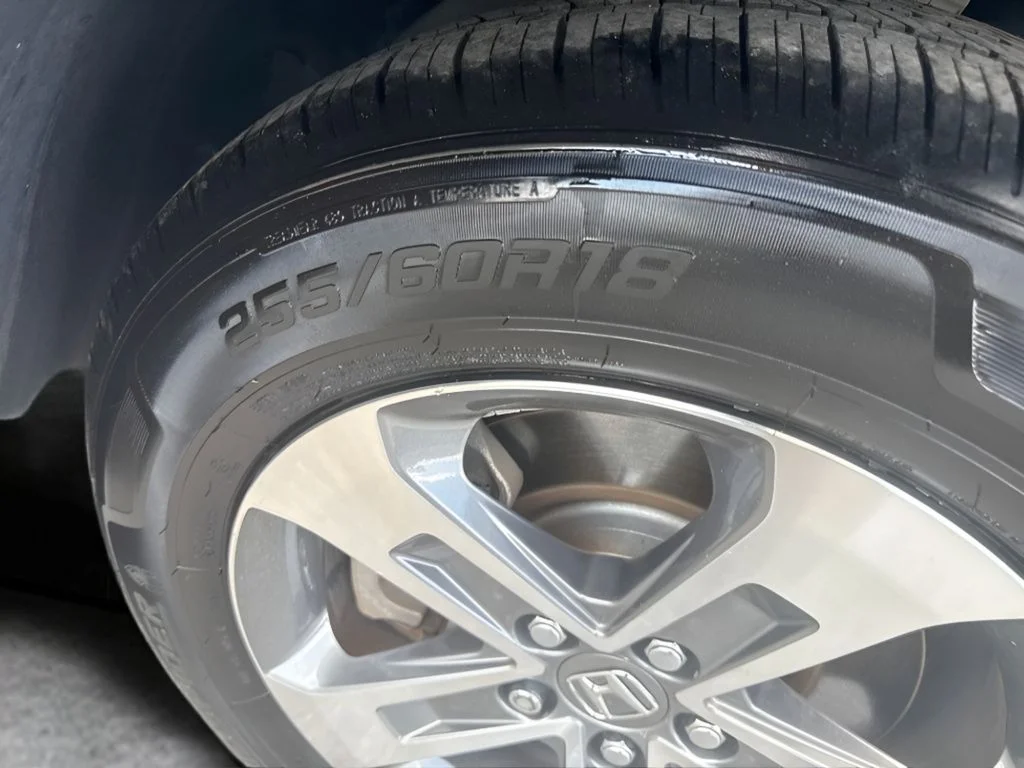 Used 2023 Silver Honda EX-L image 22