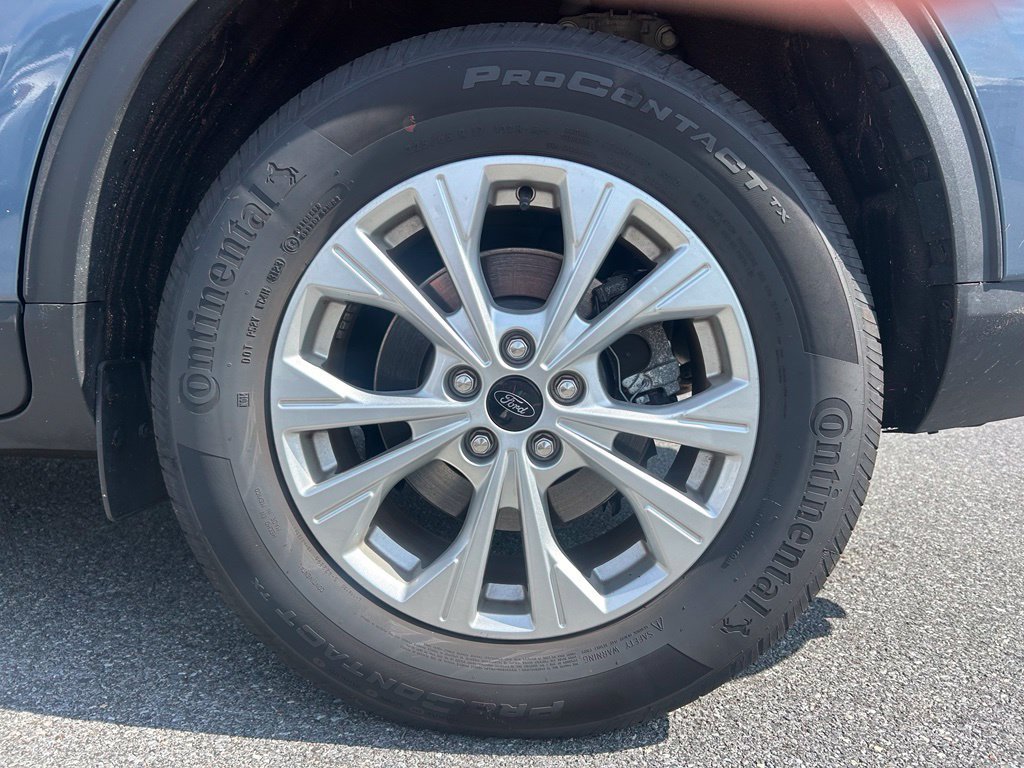 Used 2023 Vapor Blue Ford Active image 33