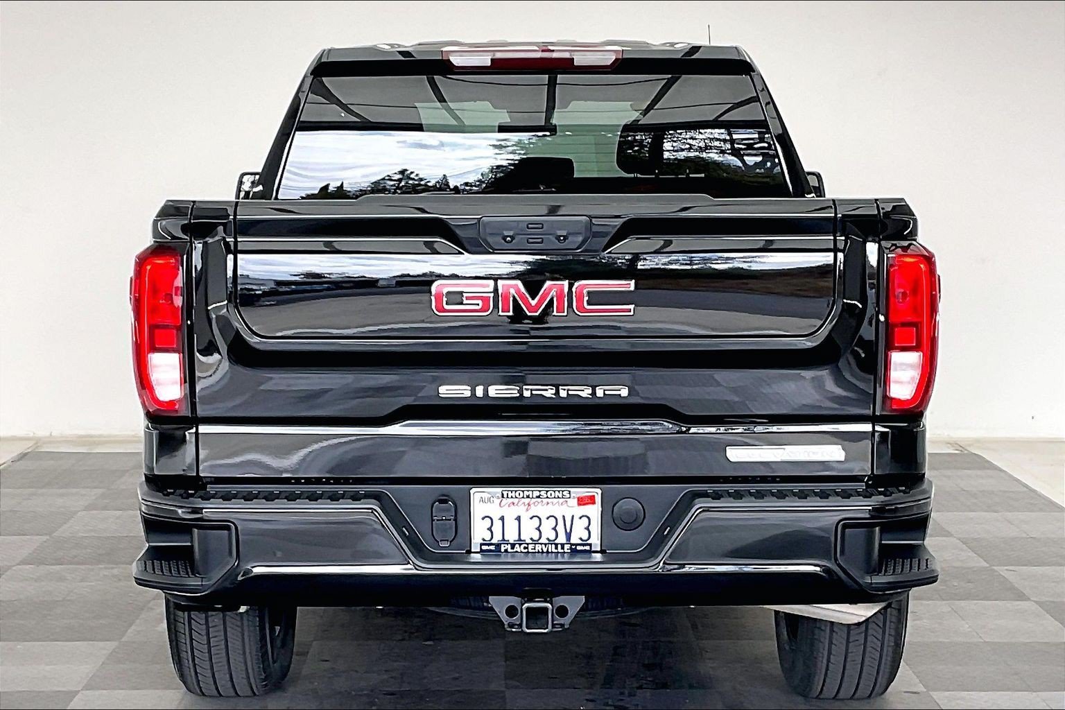 Used 2023 Onyx Black GMC Elevation image 3