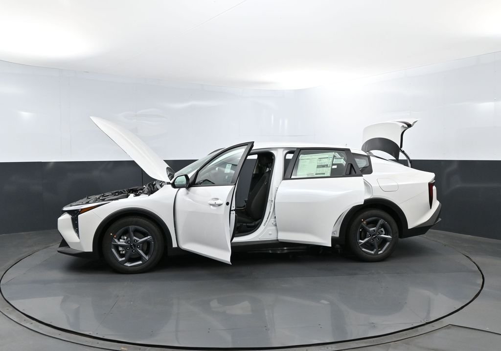 New 2026 Snow White Pearl Kia LXS image 28