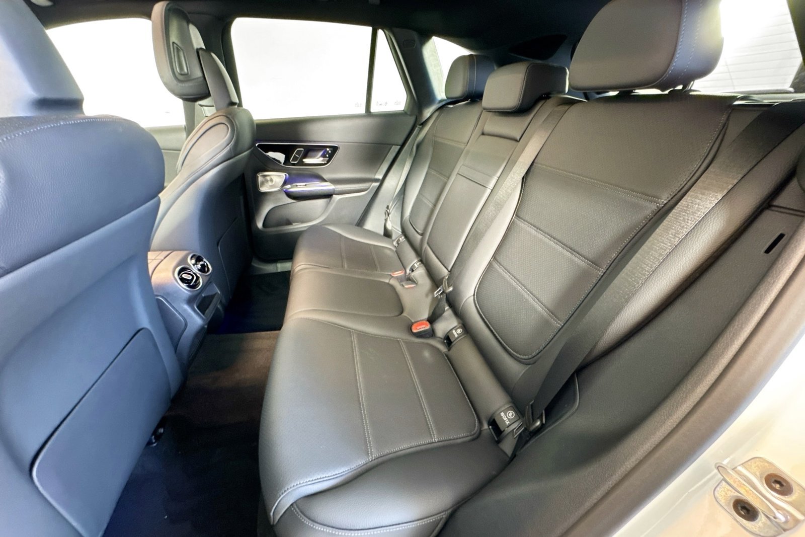 New 2026 Polar White Mercedes-Benz GLC 300 image 22