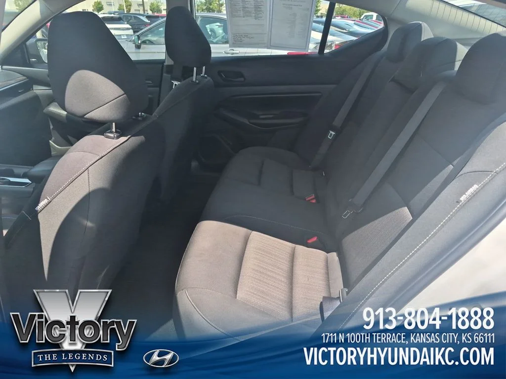 Used 2025 White Nissan 2.5 SV image 23