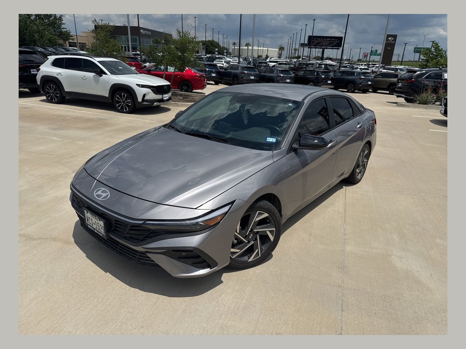 2025 Hyundai Elantra 2.0 SEL Sport IVT's photo