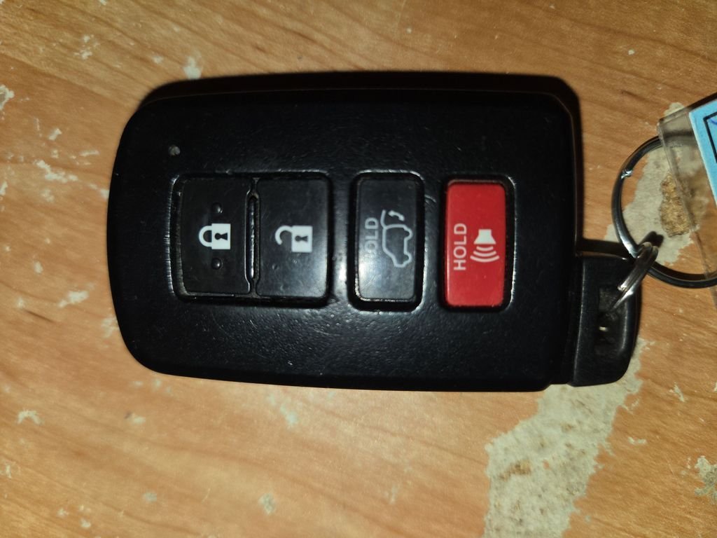 Used 2017 Red Toyota XLE image 11
