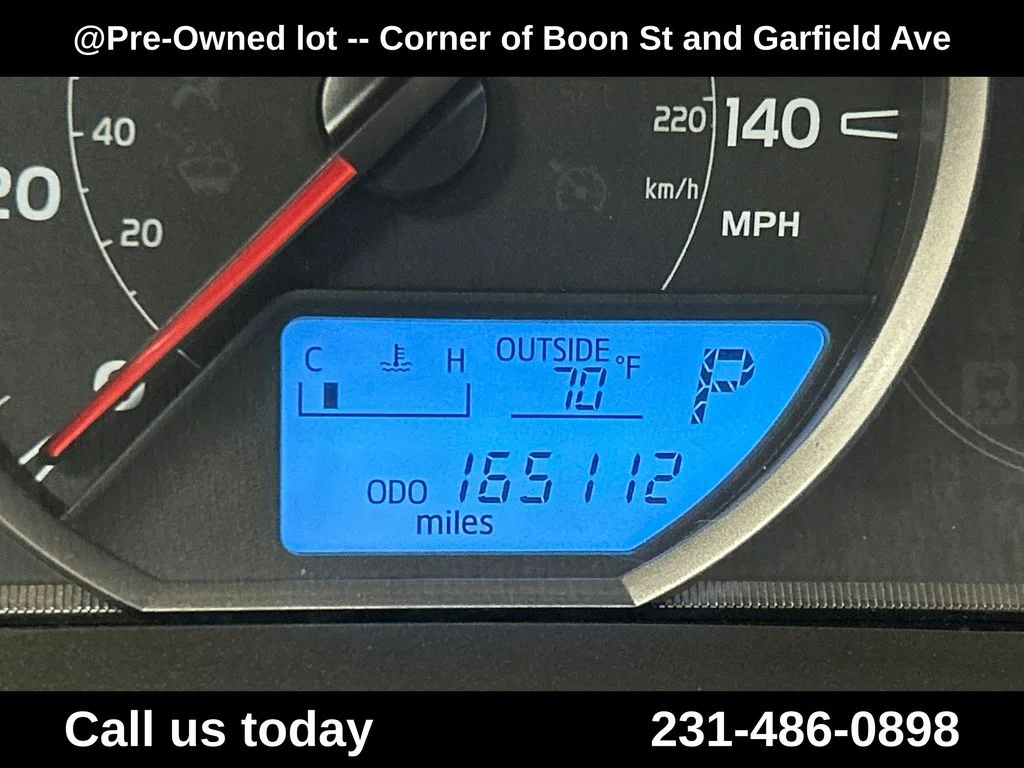 Used 2013 Red Toyota XLE image 24