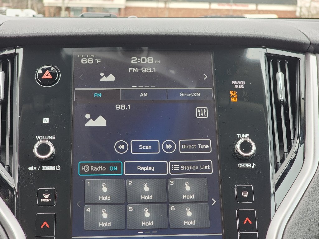 Used 2025 Ice Silver Metallic Subaru Onyx Edition image 9