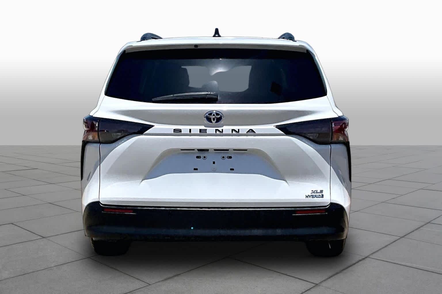 Used 2024 Wind Chill Pearl Toyota XLE image 5