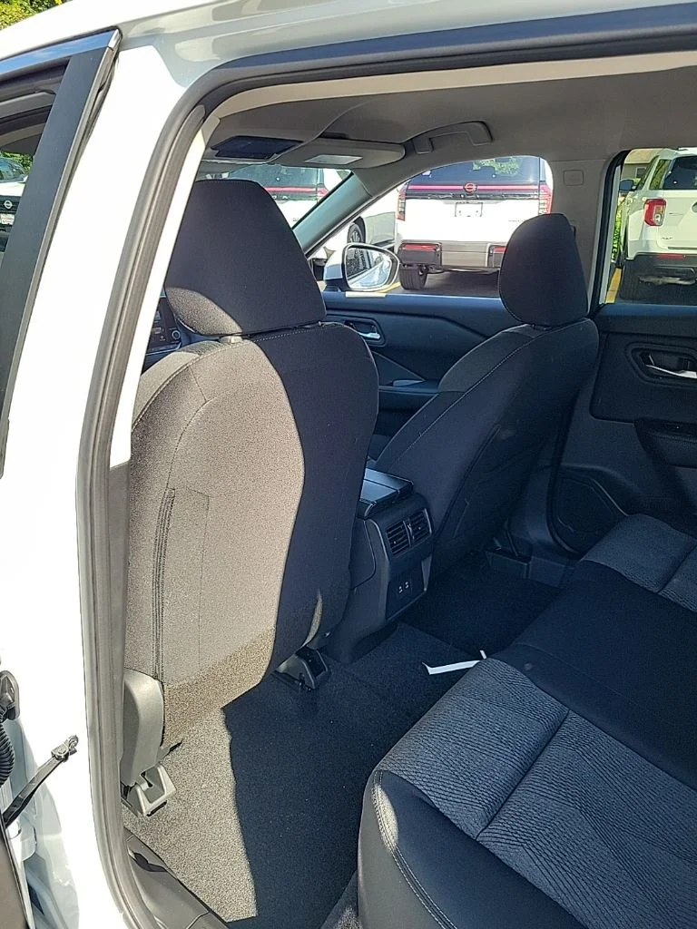 2026 Nissan Rogue SV - Photo 18