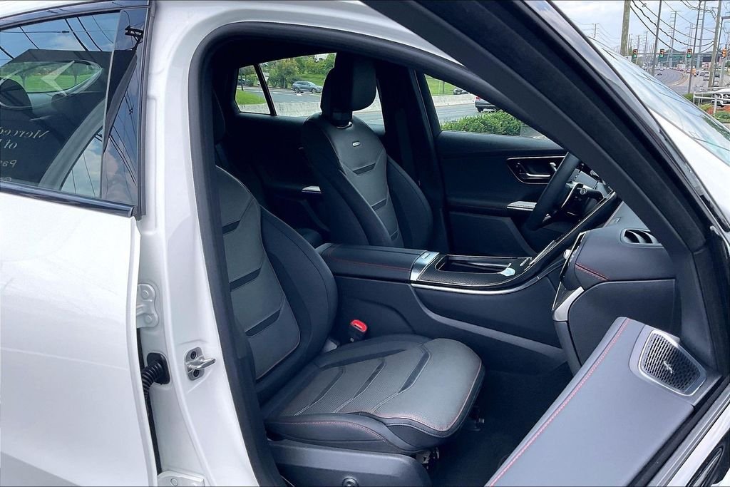 2025 Mercedes-Benz GLC AMG GLC63 S - Photo 7