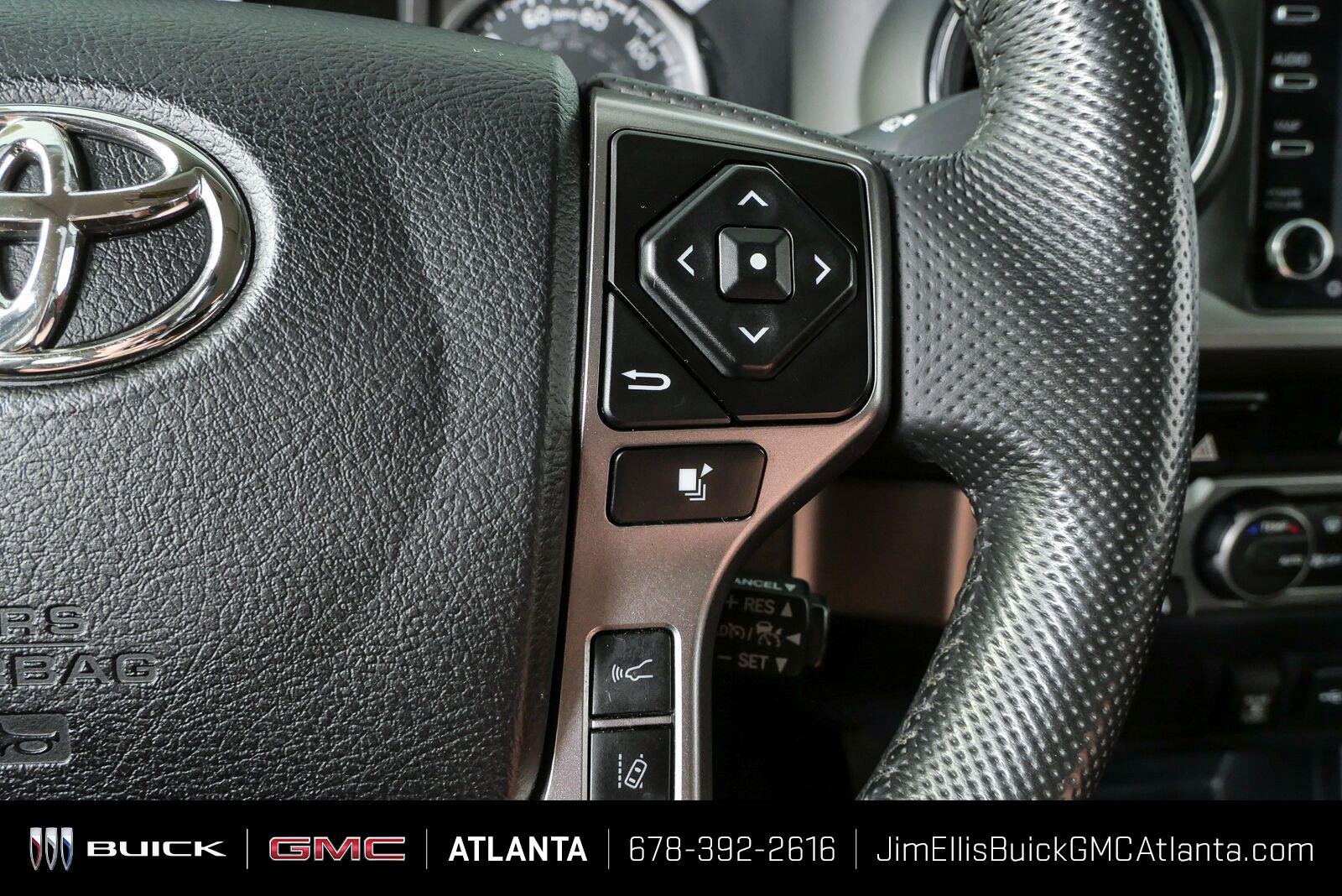 Used 2022 White Toyota SR5 V6 image 11