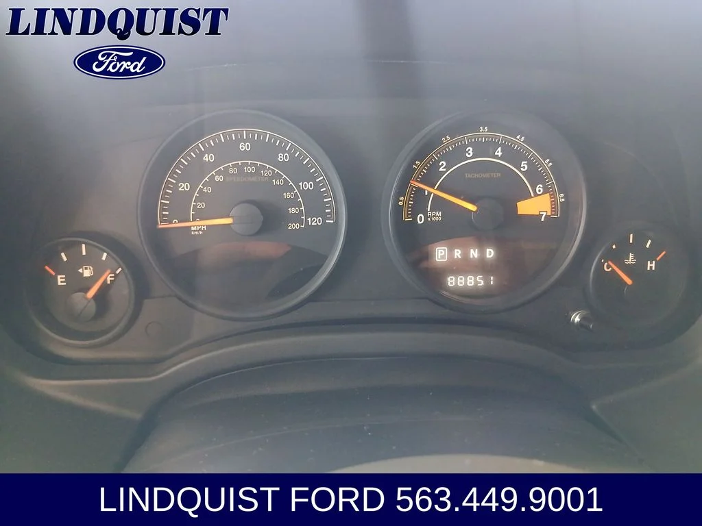Used 2015 Bright White Clearcoat Jeep Sport image 11