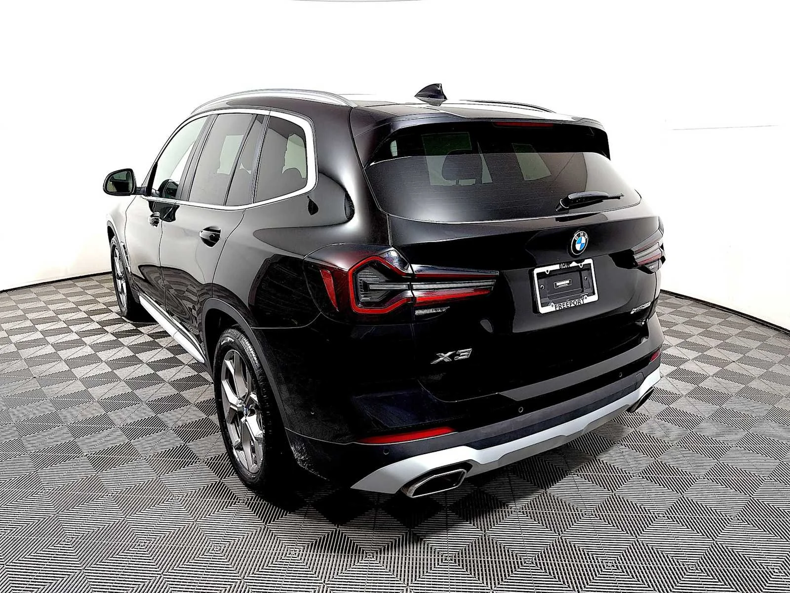 Certified Used 2023 Jet Black BMW xDrive30i image 5