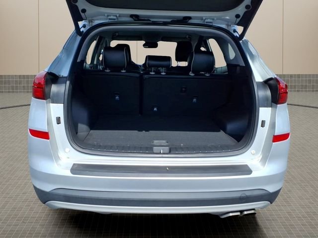 Used 2019 Silver Hyundai Sport image 8