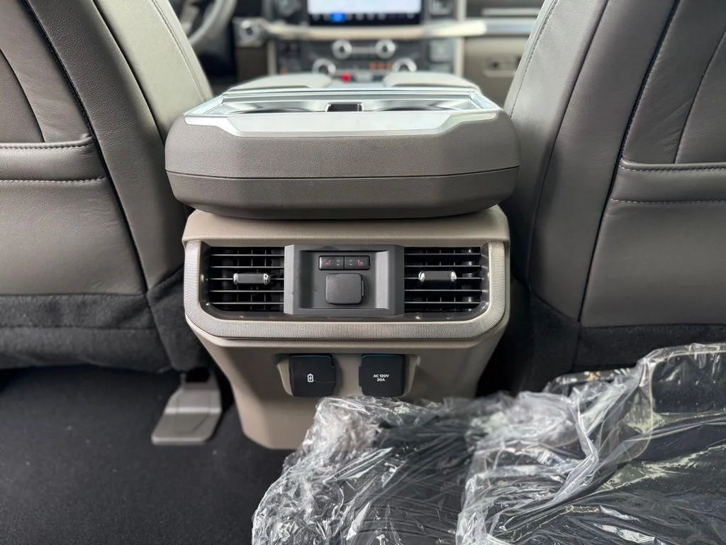 New 2026 Star White Metallic Tri-Coat Ford Platinum® image 29