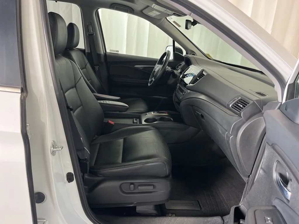 Used 2022 White Honda EX-L image 22