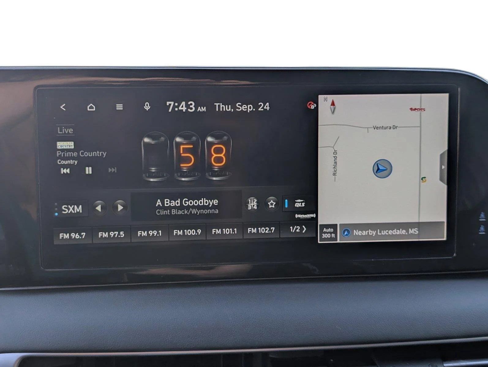 Used 2023 Abyss Black Pearl Hyundai Limited image 23