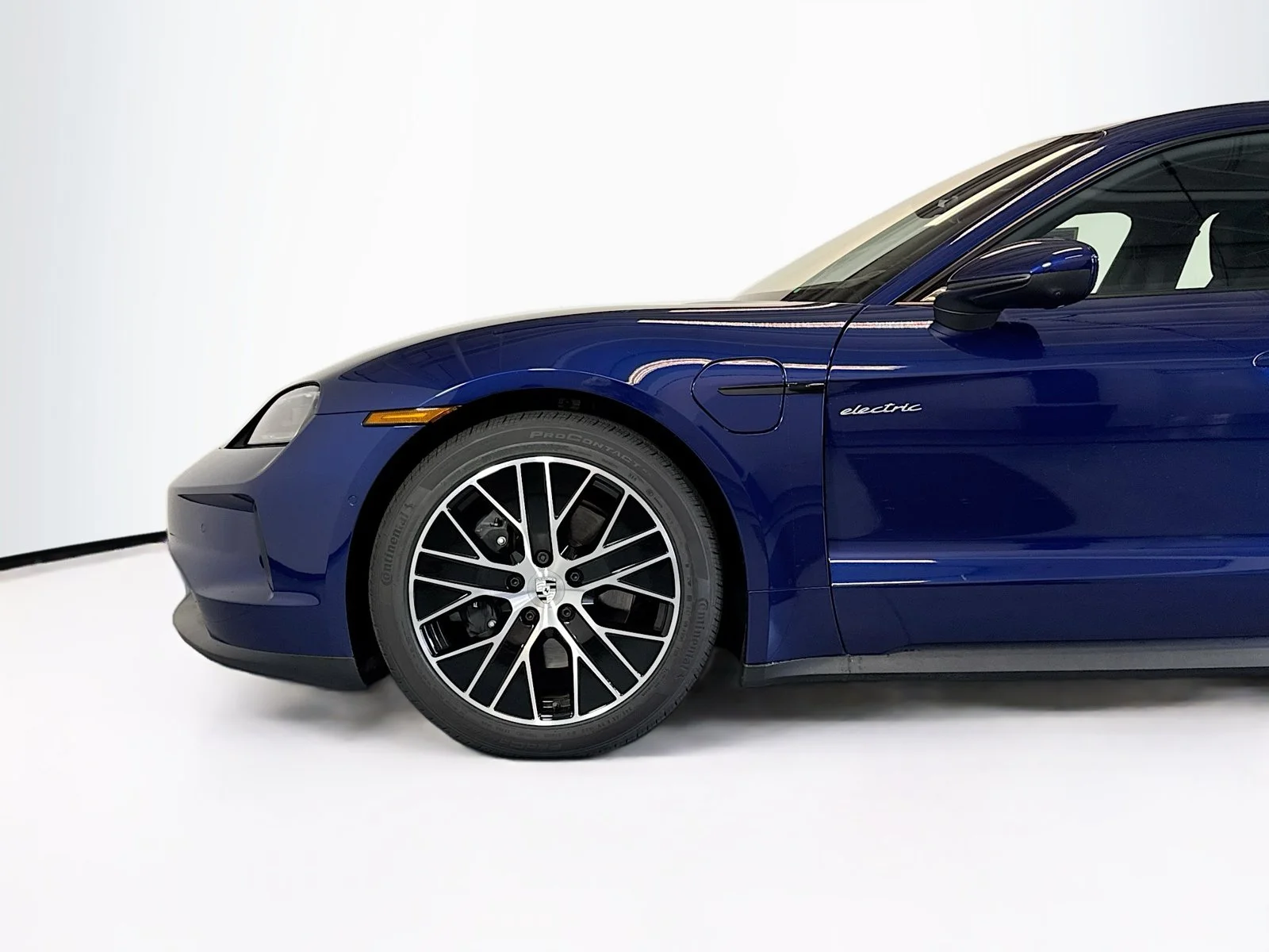 New 2026 Gentian Blue Metallic Porsche  image 28
