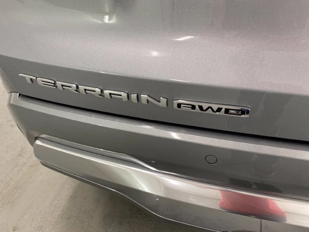 New 2027 Sterling Metallic GMC Denali image 8