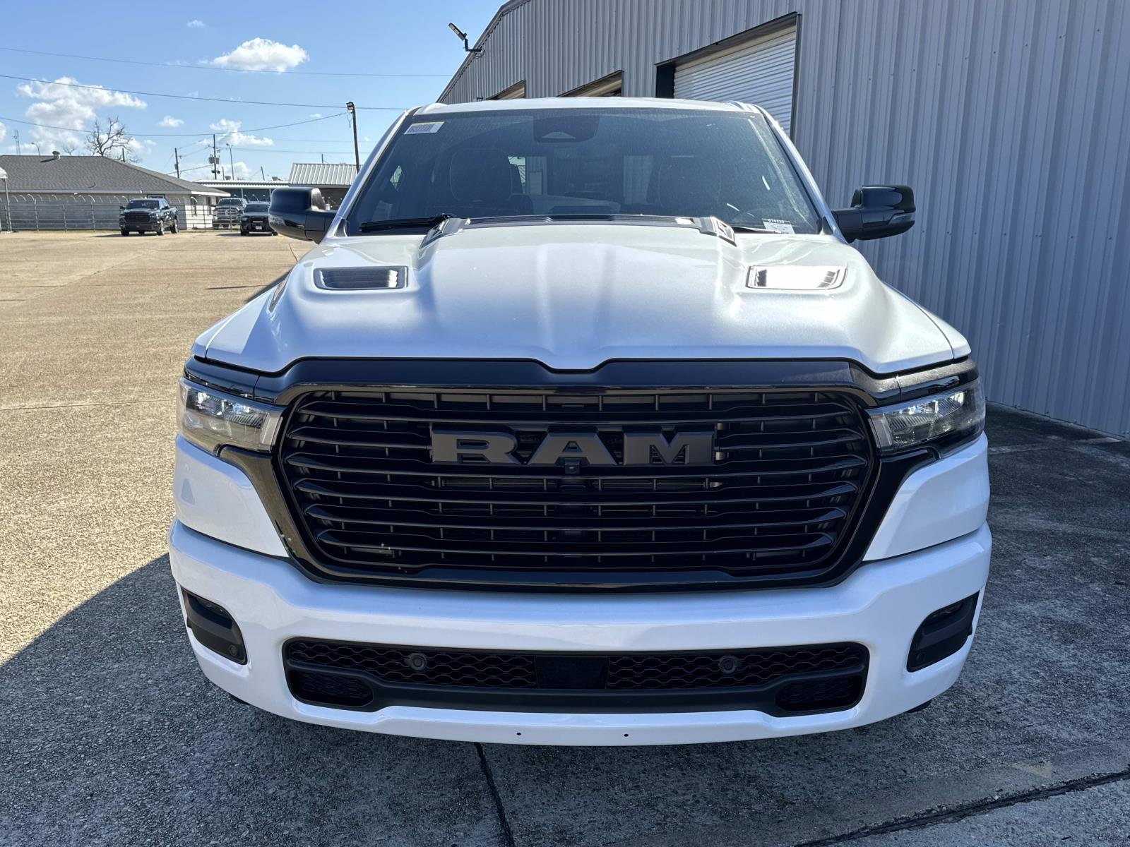 New 2026 Ivory White Tri-Coat Pearl-Coat Exterior Paint RAM Laramie image 2