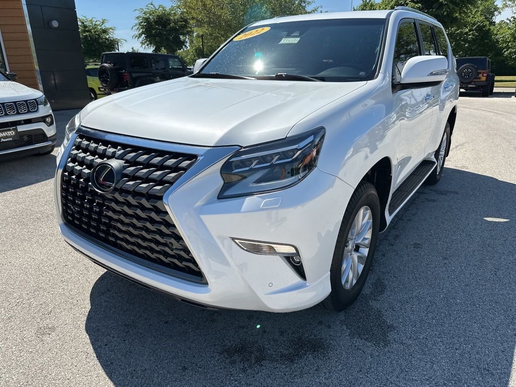 Used 2022 White Lexus 460 image 2