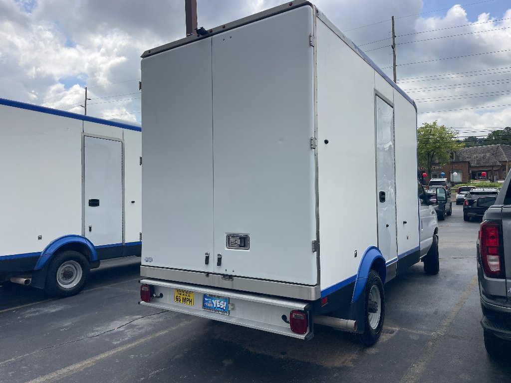 Used 2023 Oxford White Ford Base image 6
