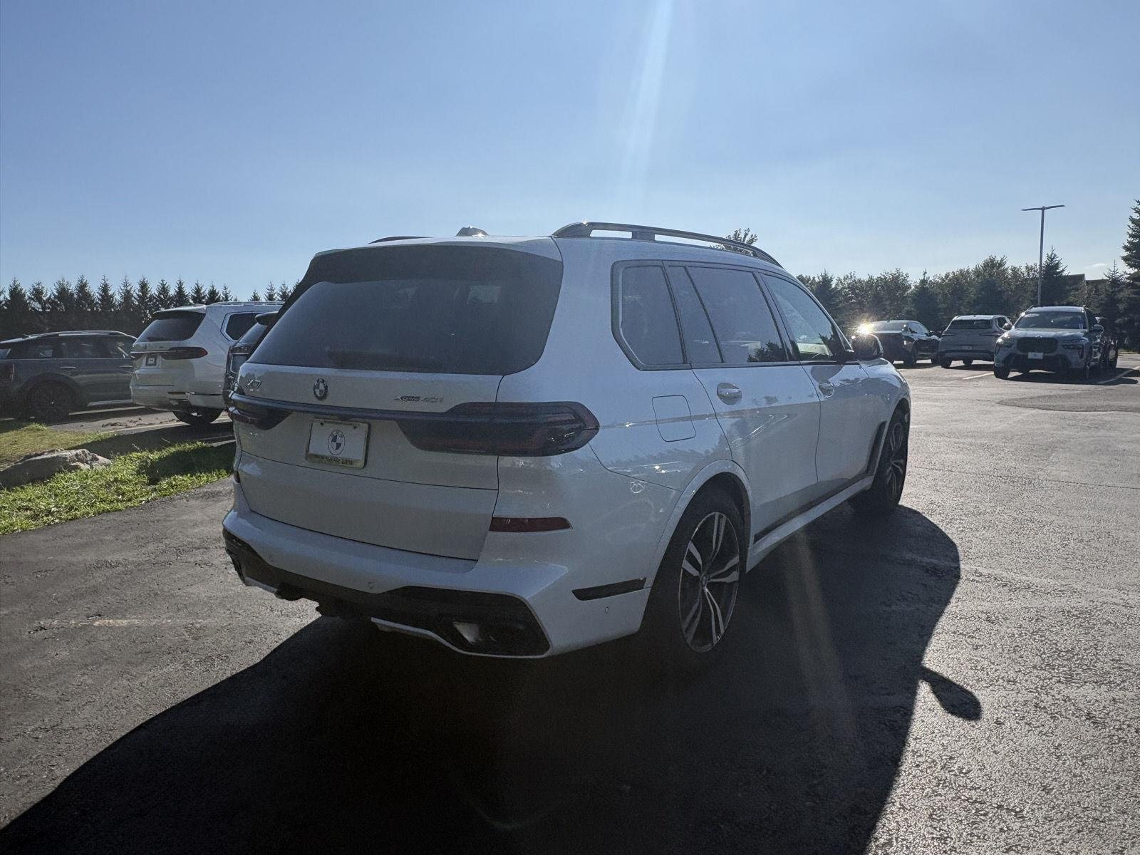 Used 2026 Mineral White Metallic BMW xDrive40i image 7