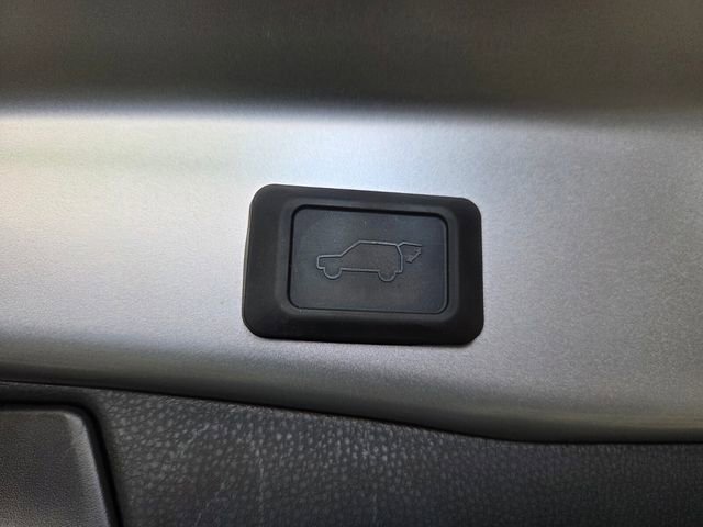 Used 2025 Silver Sky Metallic Toyota XLE Premium image 15