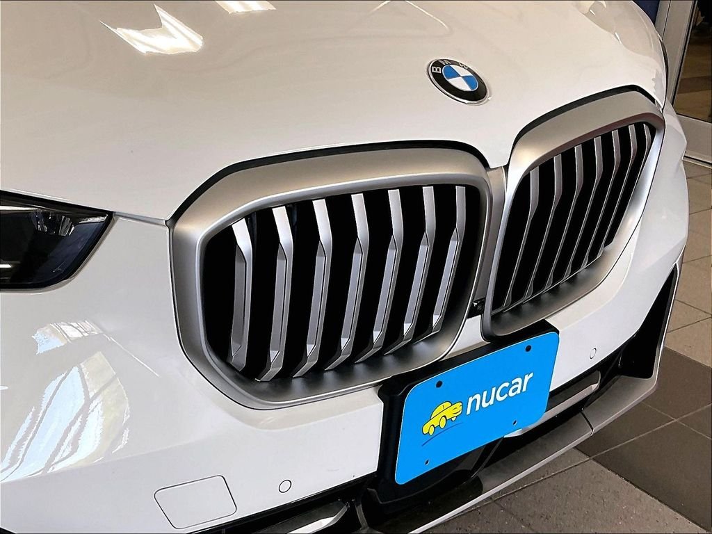 Used 2025 White BMW xDrive40i image 31