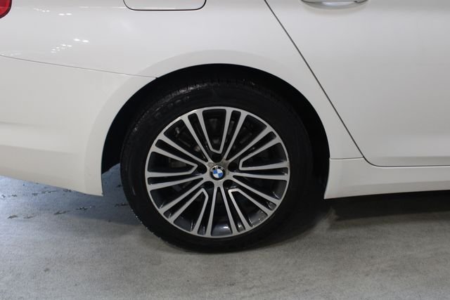 Used 2020 White BMW 530i xDrive image 27
